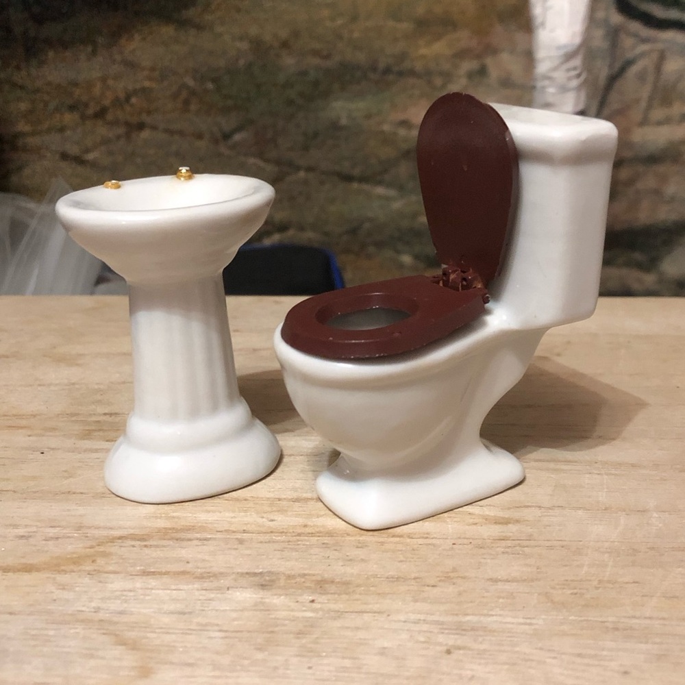 Porcelain Dollhouse Sink and Toilet